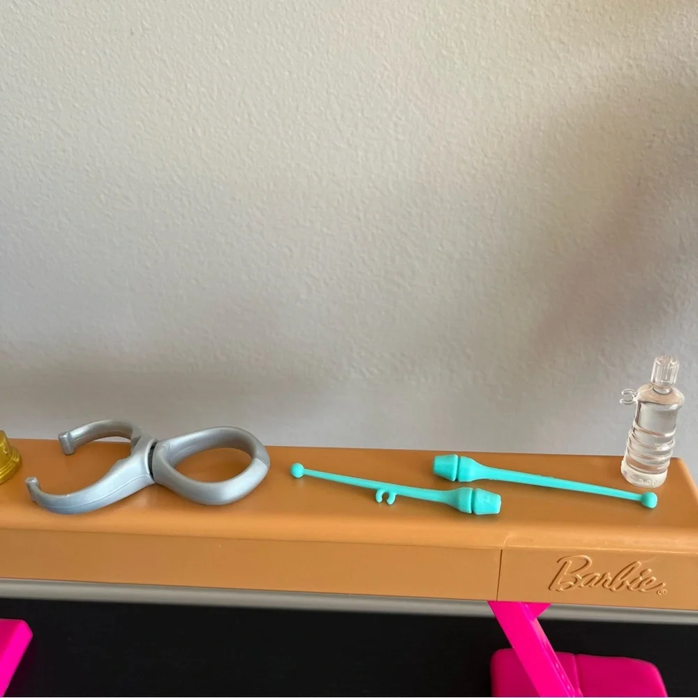 Barbie Gymnastics Careers Playset Gymnast Doll Balance Beam Spinning Clip Hoops